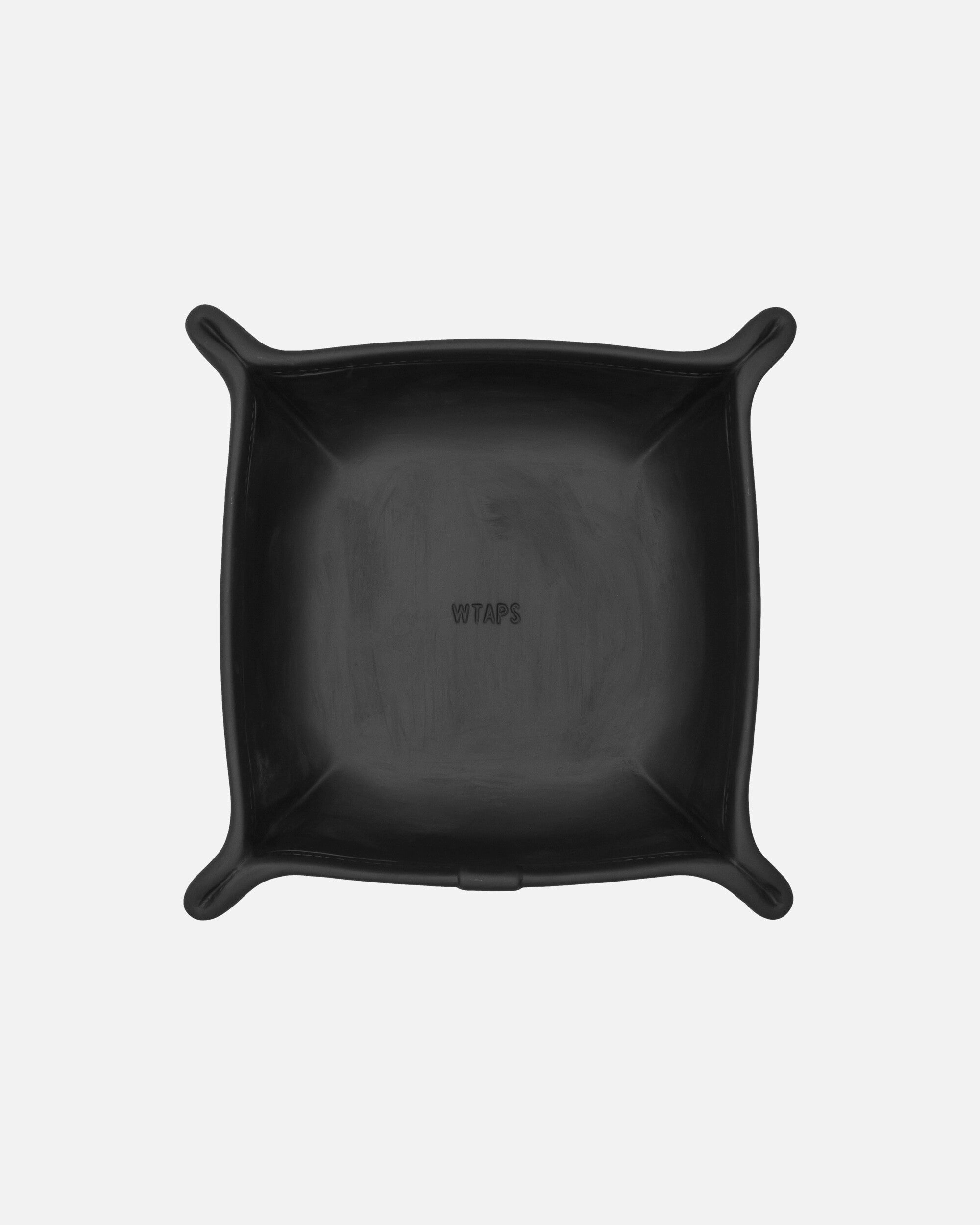 Den L Hardshell Tray Black